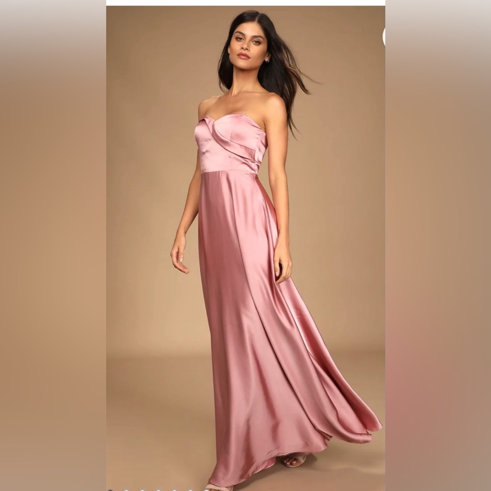 New w/ tags Lulu’s Pink Satin maxi
